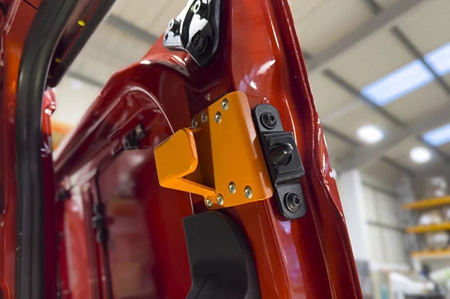 L4v Anti-peel Protection Against Door Bending