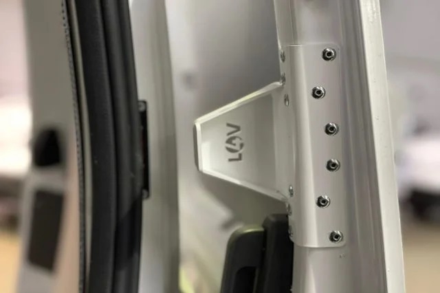L4v Anti-peel Protection Against Door Bending Nv200 09-21    -nv200 18-21