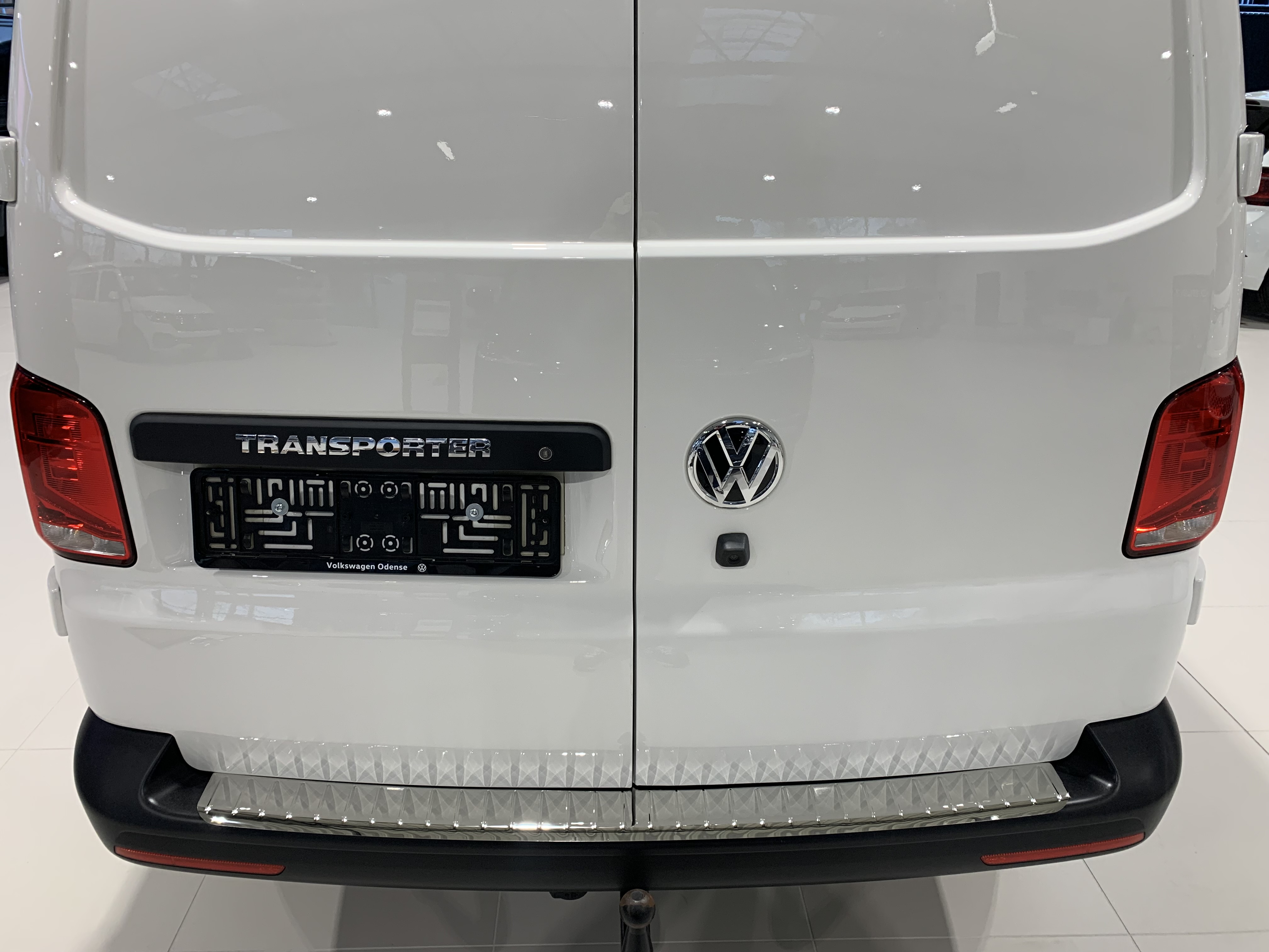 Rear Bumper Sill Cover   Steel  Gloss   Barn Door