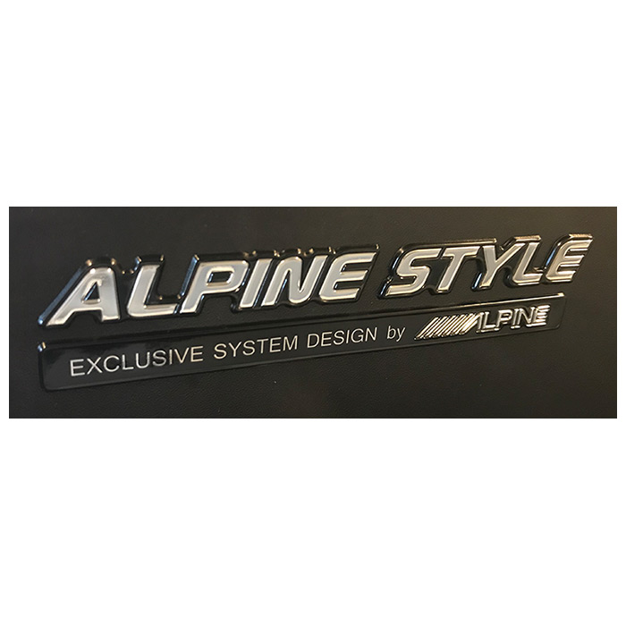 Alpine Style Emblem Sort Krom
